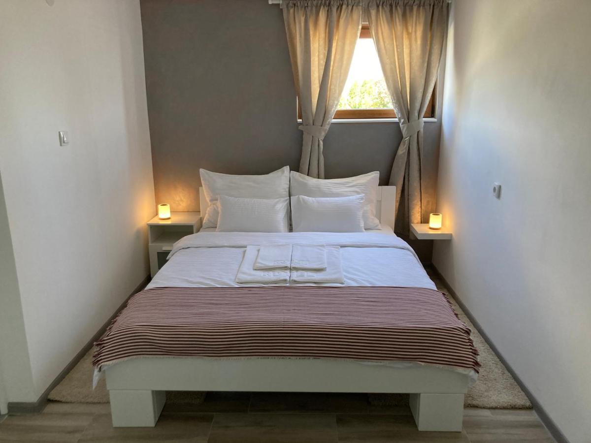 Fruska Gora Guesthouse Ürög Kültér fotó